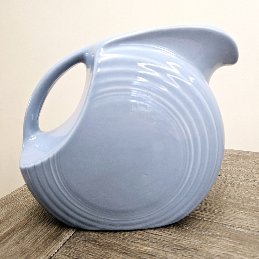Vintage FIESTAWARE Ceramic Art Deco Style Large Disk Pitcher in Periwinkle Blue - Picture 5 of 12
